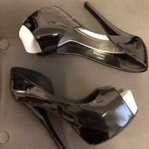 Black-and-white 5 inch heel platform shoes